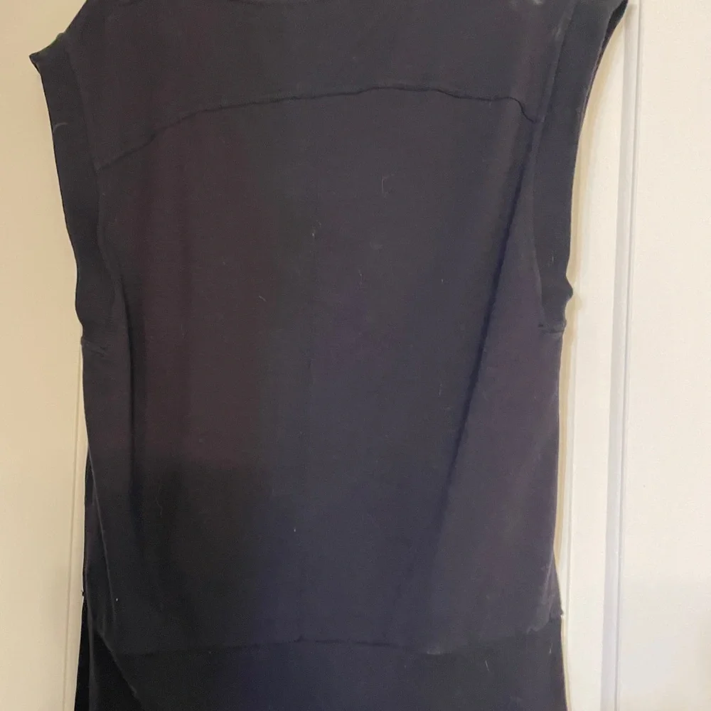 Women's Black Sleeveless Top - Picture 1 of 4